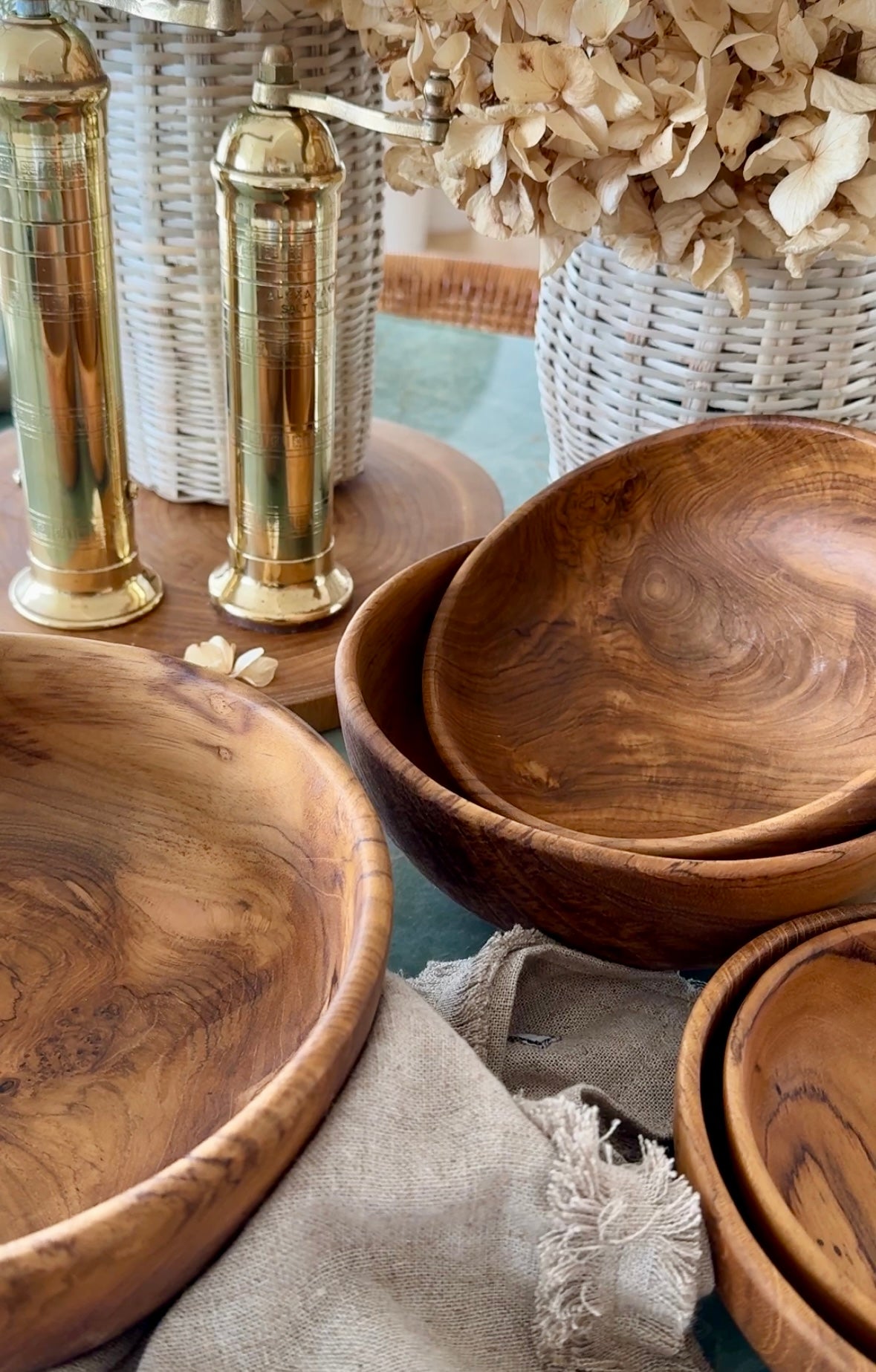 Teak wood Nesting Bowls - Set of 5